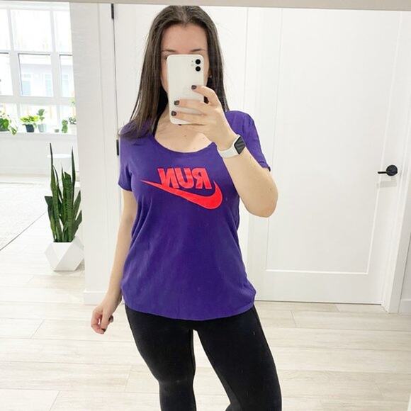 Nike Purple Run Short Sleeve Top Size Medium - Picture 1 of 4